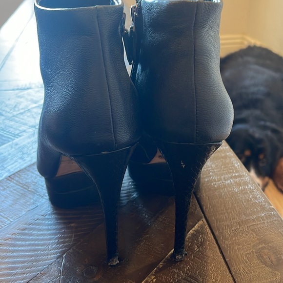 Bcbgmaxazria black leather booties - Picture 5 of 7